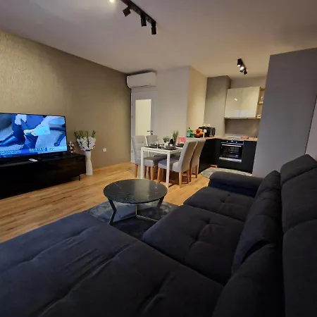 Apartament Sensation 3 *